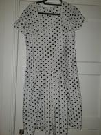 Vintage jurk maat M wit met polkadot, Kleding | Dames, Jurken, Knielengte, Maat 38/40 (M), Ophalen of Verzenden, Wit