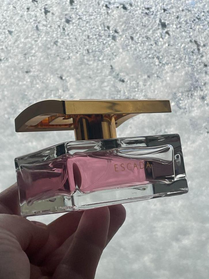 Decant Escada Especially Escada 2,5 of 5ml, EDP, origineel, Verzamelen, Parfumverzamelingen, Nieuw, Proef of Tester, Gevuld, Verzenden