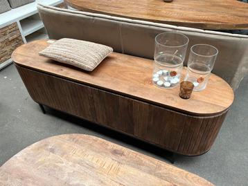 Magazijn leegverkoop tv meubel retro Remi mangohout ribbel beschikbaar voor biedingen