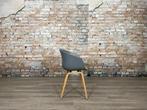 Hay AAC23 grijs oker bij TheReSales, Huis en Inrichting, Stoelen, Hout, Ophalen of Verzenden, Zo goed als nieuw, Eén