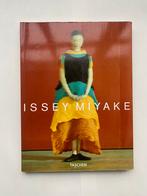 Issey Miyake Taschen Modeboek, Boeken, Ophalen of Verzenden, Gelezen, Overige onderwerpen