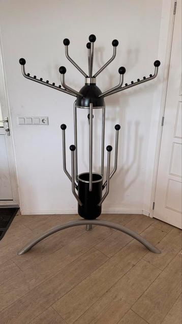 Kapstok met paraplubak  beschikbaar voor biedingen