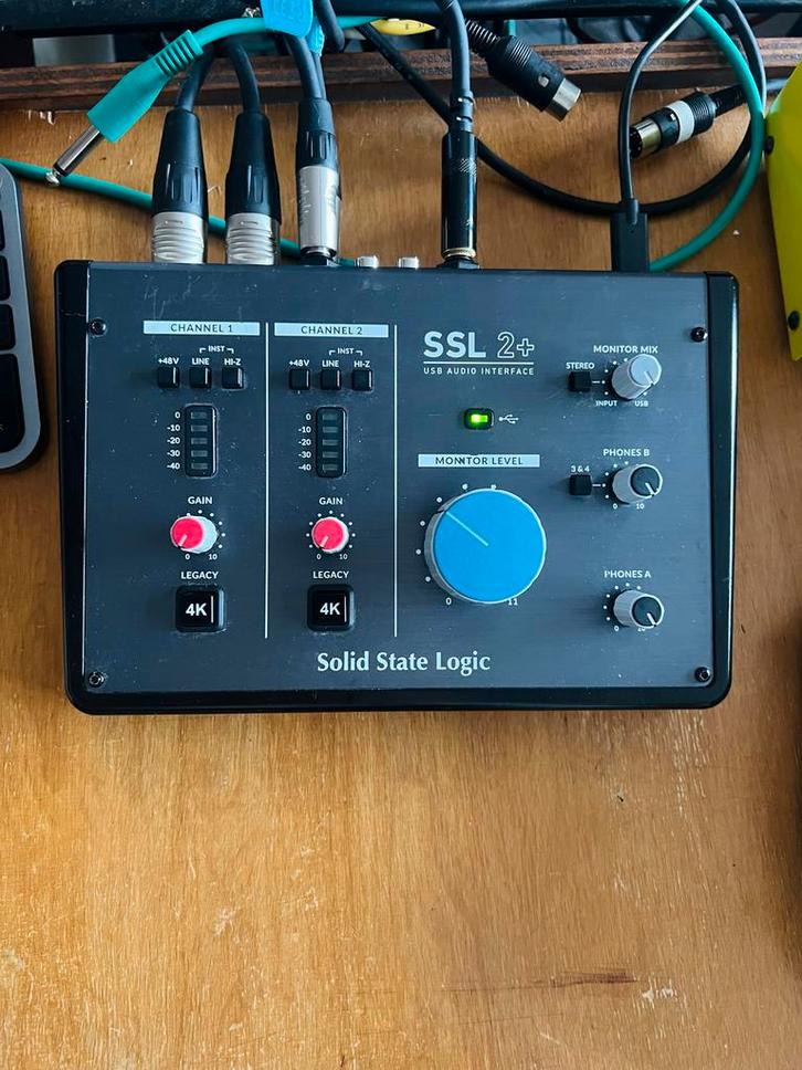 SSL 2+ USB Audio Interface - Goede staat!, Muziek en Instrumenten, Mengpanelen, Zo goed als nieuw, Minder dan 5 kanalen, Microfooningang