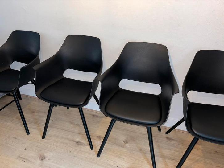 Eetkamerstoelen kunststof kuip 4 stuks zwart, Huis en Inrichting, Stoelen, Zo goed als nieuw, Kunststof, Zwart, Ophalen of Verzenden