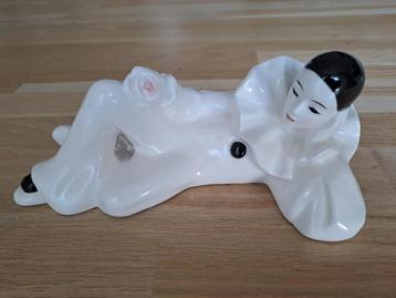 Vintage beeldje Pierot liggend jaren 80 beschikbaar voor biedingen