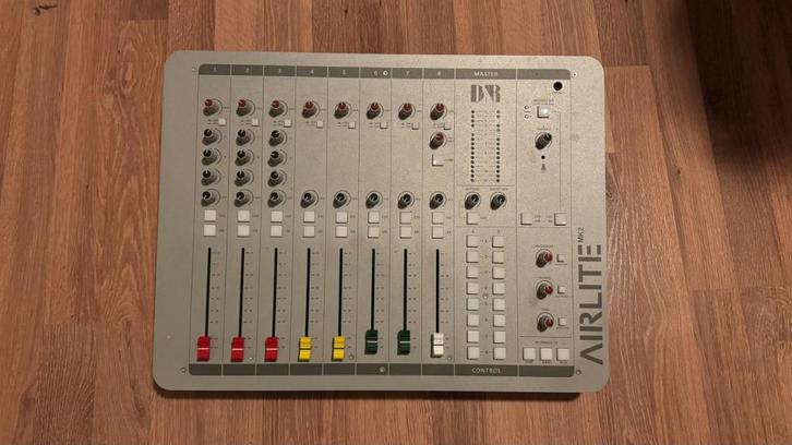 Mengpaneel D&R Airlite mk2, Muziek en Instrumenten, Mengpanelen, Zo goed als nieuw, 5 tot 10 kanalen, Microfooningang, Ophalen