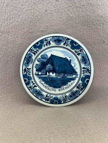 Delfts Blauw Wandbordje Saksische Boerderij beschikbaar voor biedingen