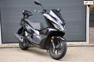 Honda PCX 125 Z.G.A.N. 2870 kms beschikbaar voor biedingen