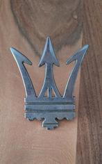 Vintage logo, grill logo, auto embleem van Maserati., Ophalen of Verzenden, Gebruikt, Auto's