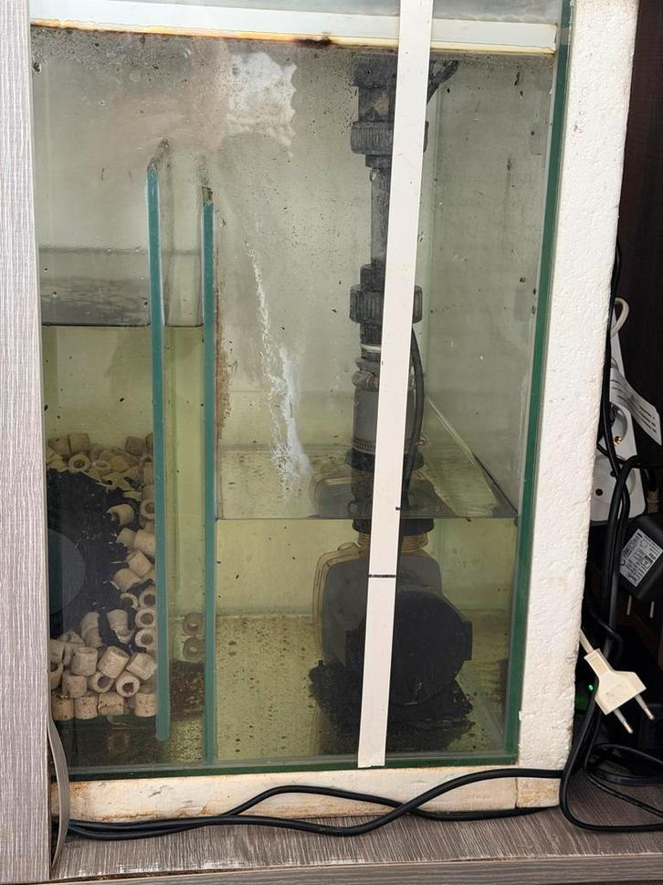 Aquarium met 3 kamer filter en pomp, Dieren en Toebehoren, Vissen | Aquaria en Toebehoren, Zo goed als nieuw, Leeg aquarium, Ophalen of Verzenden