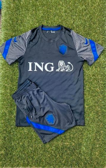 Nederlands elftal 2020 voetbal trainingsshirt tenue shirt M beschikbaar voor biedingen