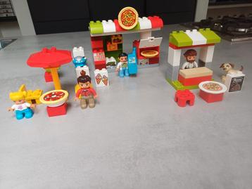 Duplo Pizzaria 10834 + Pizzakraam 10927 (2 sets) beschikbaar voor biedingen