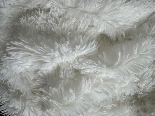 Fluffy pluche bont wit 5 meter x 1,70, Hobby en Vrije tijd, Stoffen en Lappen, Nieuw, Polyester, 120 cm of meer, 200 cm of meer