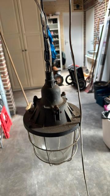 Gave industriele hanglamp beschikbaar voor biedingen