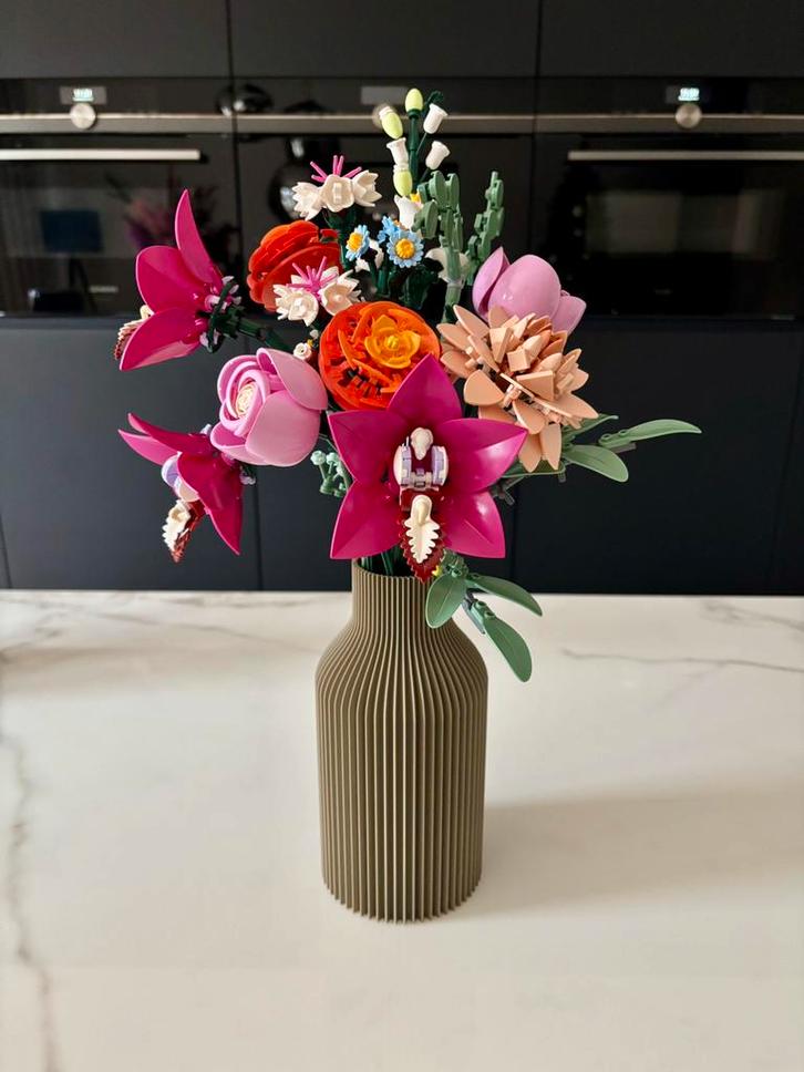 Matte Clay ribbel vaas (o.a. voor LEGO bloemen), Huis en Inrichting, Woonaccessoires | Vazen, Nieuw, Overige kleuren, Minder dan 50 cm