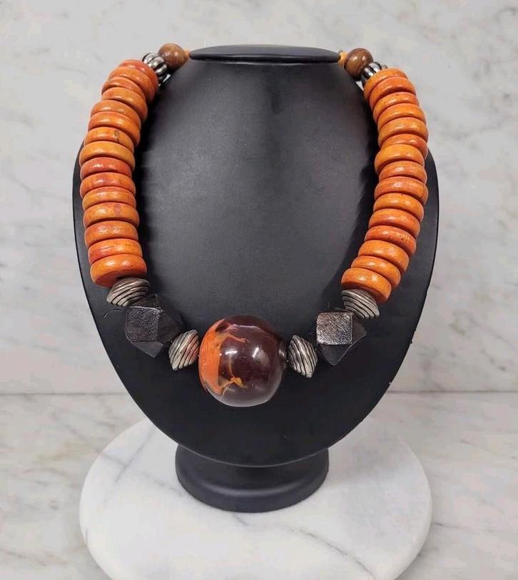 Prachtige ketting in oranje en bruine kleuren., Sieraden, Tassen en Uiterlijk, Kettingen, Zo goed als nieuw, Overige materialen