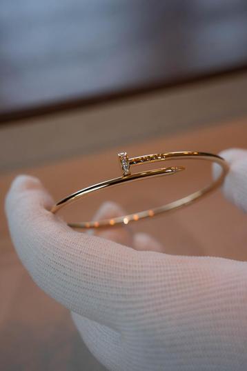 Cartier armband van 18 karaat goud met natuurlijke diamanten beschikbaar voor biedingen