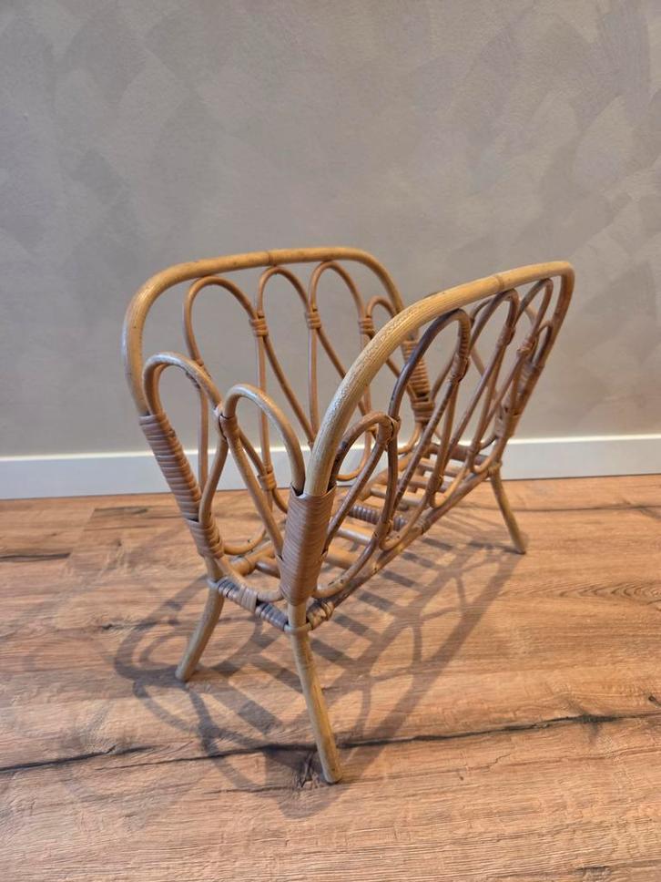 Vintage rotan tijdschriftenrek / lectuurbak, Huis en Inrichting, Woonaccessoires | Krantenbakken en Lectuurbakken, Gebruikt, Ophalen