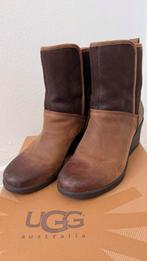 UGG Laarzen Sleehak Bruin Maat 37 nieuw, Bruin, Lage of Enkellaarzen, Nieuw, Ophalen of Verzenden