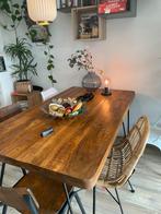 Mangohouten eettafel 4 persoons, zwarte stalen poten, Ophalen, 50 tot 100 cm, Zo goed als nieuw, Vijf personen of meer