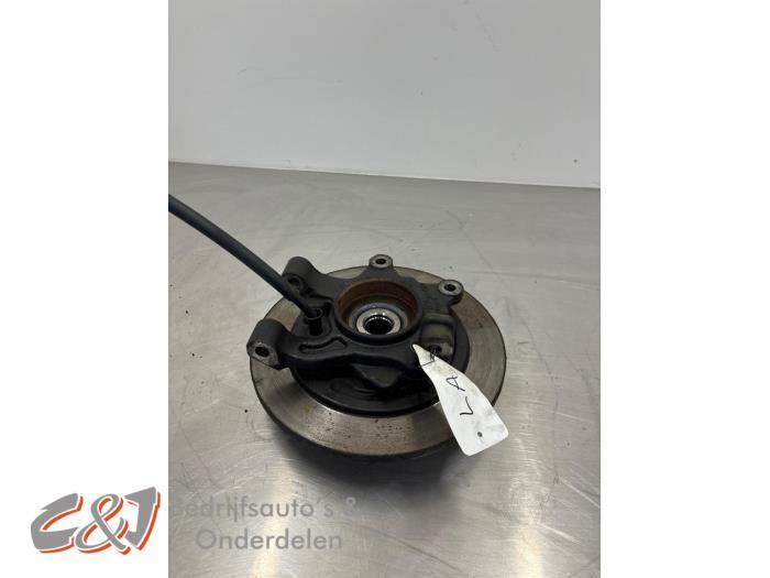 Fusee links-achter van een Mercedes Vito, Auto-onderdelen, Ophanging en Onderstel, Mercedes-Benz, Gebruikt, 3 maanden garantie