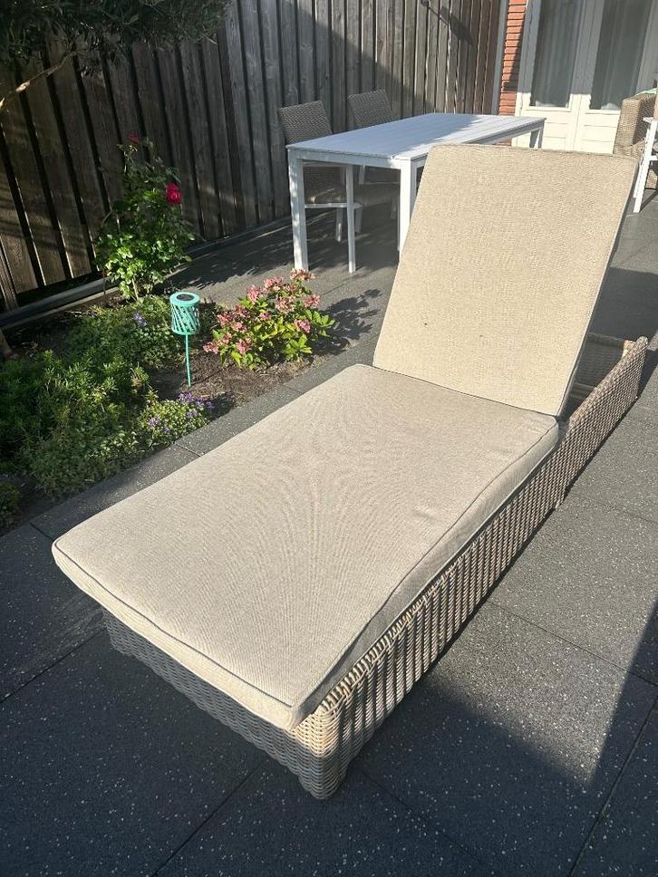 Ligbed te koop, Tuin en Terras, Ligbedden, Zo goed als nieuw, Wicker, Verstelbaar, Verrijdbaar, Ophalen