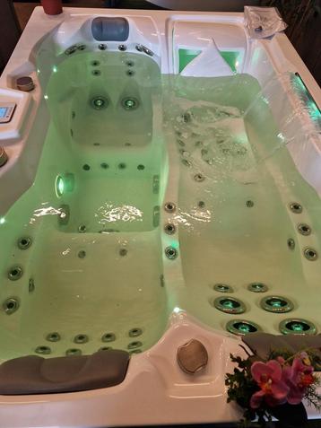 Amerikaanse jacuzzi ‼️NIEUWSTAAT INFINITAS SPA 👌 beschikbaar voor biedingen