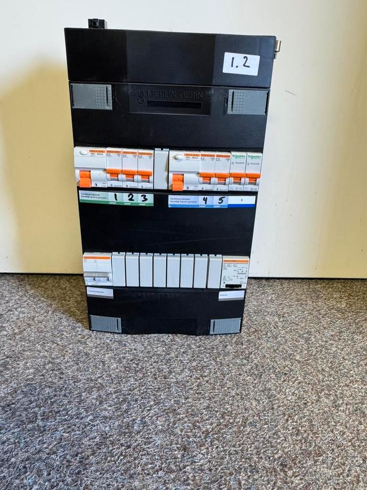 Groepenkast met aardlek en automaten (1.2), Hobby en Vrije tijd, Elektronica-componenten, Gebruikt, Ophalen of Verzenden