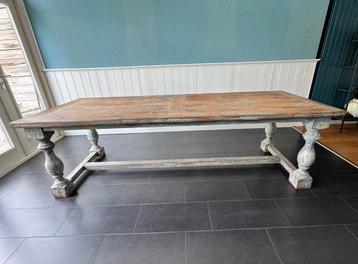 Klostertafel / uniek en duurzaam beschikbaar voor biedingen