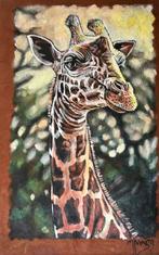Prachtig Schilderij van een giraffe op bark cloth, Ophalen of Verzenden