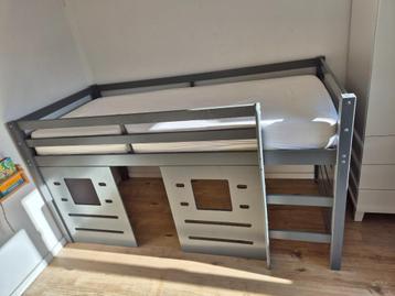 Kinderbed beschikbaar voor biedingen