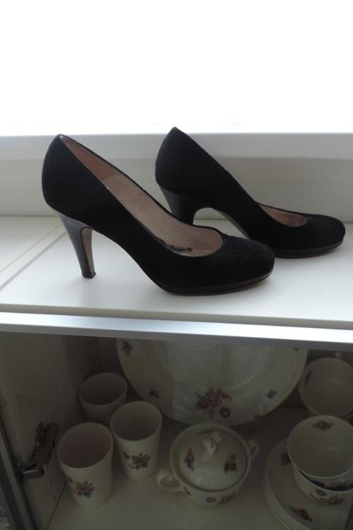 Zo goed als nieuwe suéde zwarte schoenen, maat 38, Kleding | Dames, Schoenen, Zo goed als nieuw, Pumps, Zwart, Verzenden