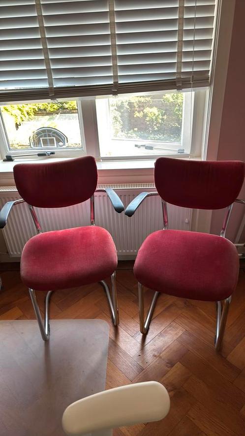 Twee rode gispen de wit 3011 stoelen, Huis en Inrichting, Stoelen, Gebruikt, Twee, Stof, Wit, Ophalen