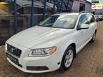 Volvo V70 2.5FT Momentum Automaat H.LEER / XENON / TREKHAAK, Gebruikt, Beige, Leder en Stof, Onderhoudsboekje