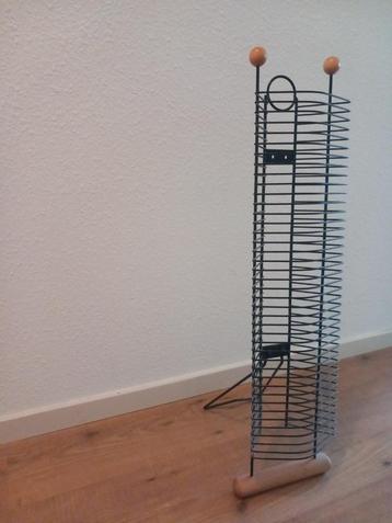 CD-rek beschikbaar voor biedingen