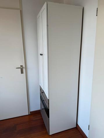 Kast met lades – 195 cm hoog, 60 cm breed beschikbaar voor biedingen