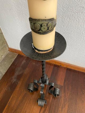 Retro Grote Kandelaar 60cm met Kaars beschikbaar voor biedingen
