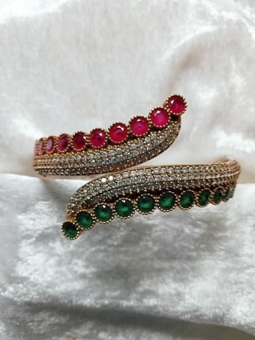 Prachtige Zilveren Armband met Robijnen en Smaragden, Sieraden, Tassen en Uiterlijk, Antieke sieraden, Armband, Zilver, Met edelsteen