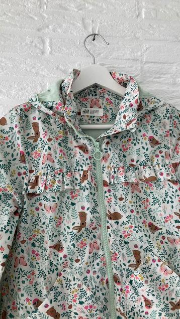 Zomerjas 134/140 H&M 🌿🌸 🦤🌱🐰met leuke Print illustratie  beschikbaar voor biedingen