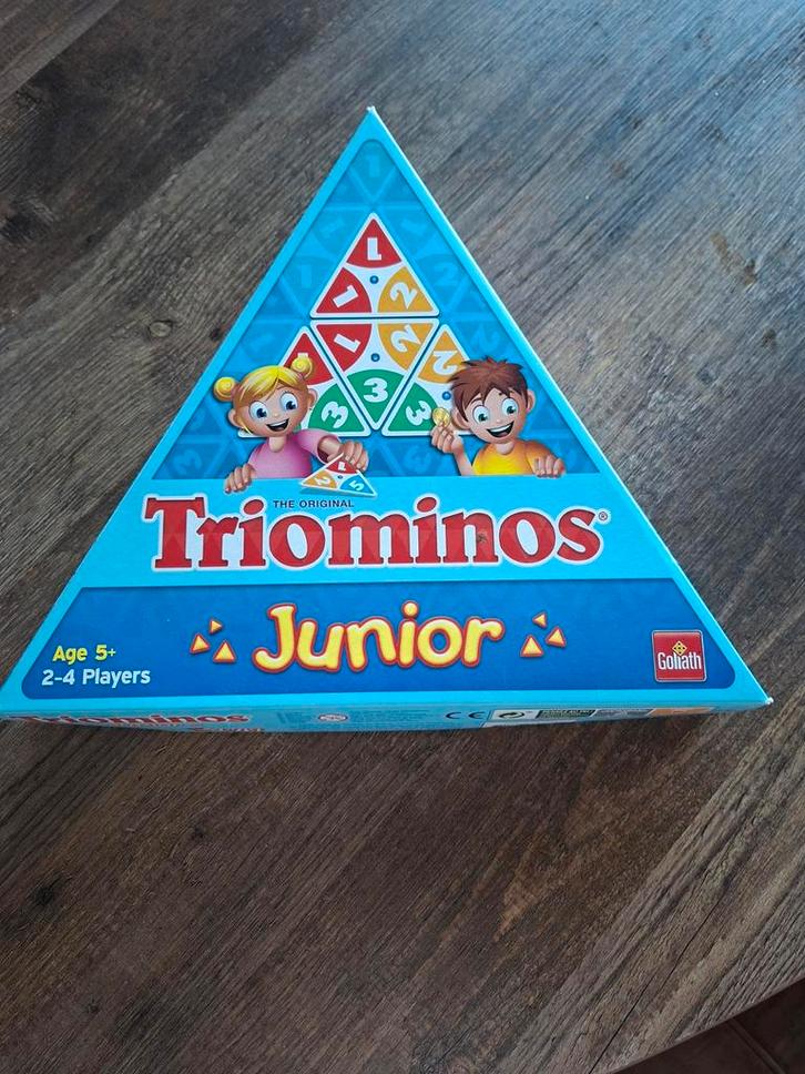 Triominos Junior - Leuk en leerzaam!, Hobby en Vrije tijd, Gezelschapsspellen | Bordspellen, Zo goed als nieuw, Een of twee spelers