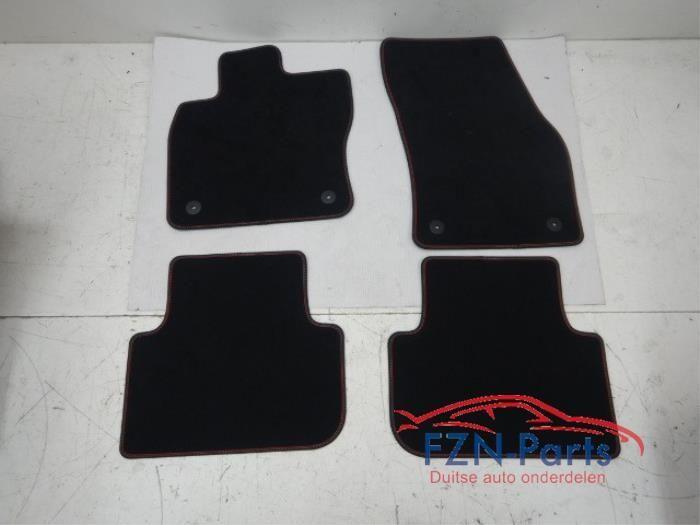 VW Tiguan 5NA Facelift Urban Sport Mattenset, Auto-onderdelen, Interieur en Bekleding, Gebruikt, Ophalen