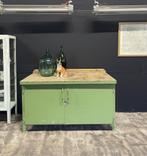 Vintage groene werkbank, dressoir,tv meubel, badkamermeubel, Antiek en Kunst, Curiosa en Brocante, Ophalen of Verzenden