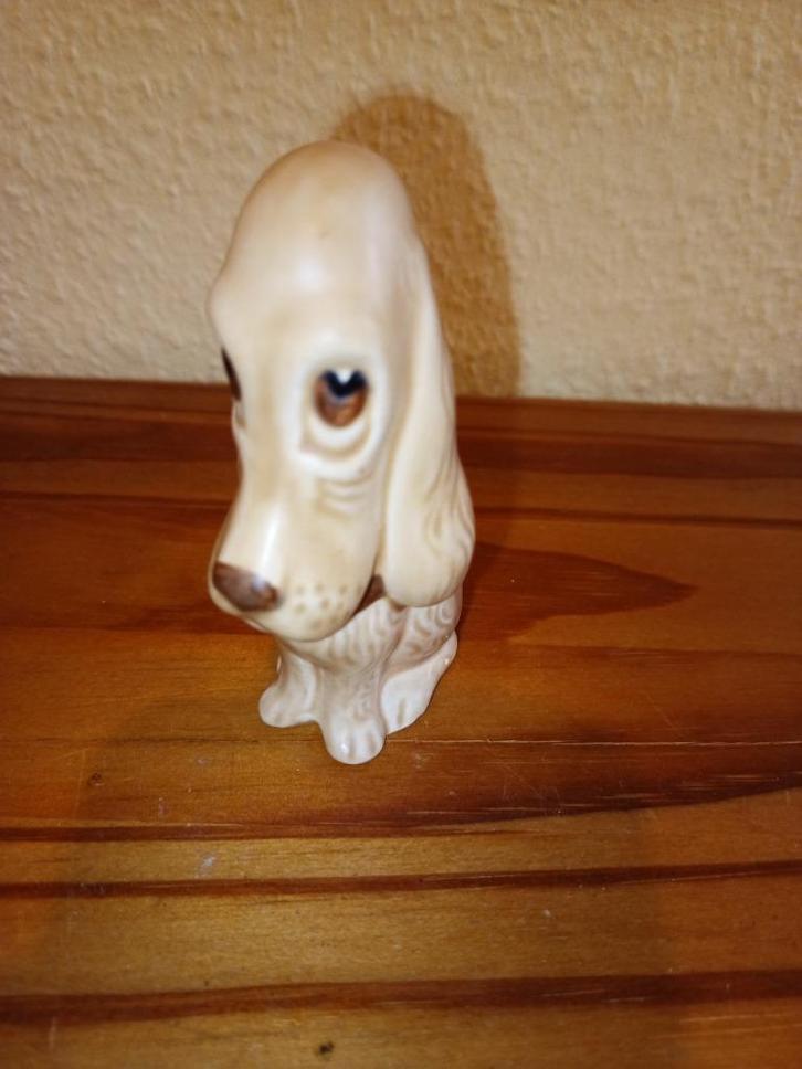 Basset hondje klein van Sylvac Nr. Z938, Antiek en Kunst, Antiek | Keramiek en Aardewerk, Ophalen of Verzenden