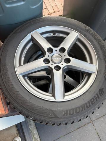 Stalen velgen! Met Winterbanden Hankook205/60R16 - Set van 4 beschikbaar voor biedingen