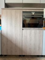 Hoge keukenkast voor koelkast en magnetron ( niet incl), Huis en Inrichting, Keuken | Complete keukens, Ophalen, Zo goed als nieuw