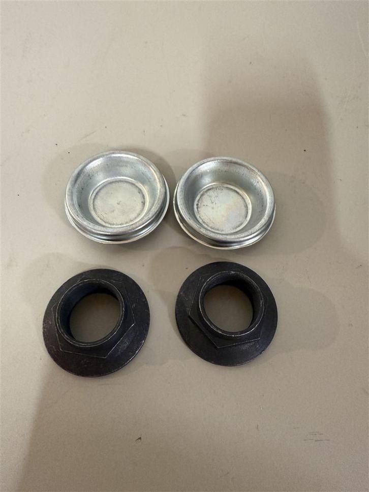 Peugeot Achterwielmoer & Stofkap x2 - Modellen 207 t/m 5008, Auto diversen, Auto-accessoires, Zo goed als nieuw, Ophalen of Verzenden