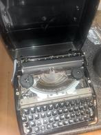Oude typemachine snel en goedkoop weg!, Diversen, Typemachines, Ophalen of Verzenden, Zo goed als nieuw