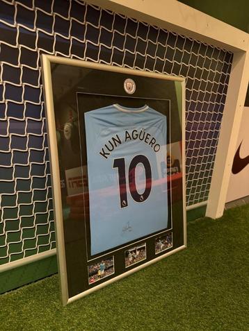 Gesigneerd shirt Aguero beschikbaar voor biedingen