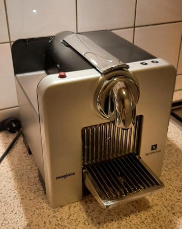 Nespresso Magimix M220 beschikbaar voor biedingen