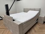 BOXSPRING ELEKTRISCHE 180 200 MET TV LIFT CROCO STOF  BEIGE, Verzenden, Beige, 180 cm, 200 cm